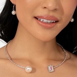 NWT Silver Gem/Pearl Necklace & Earrings Set(Last One)